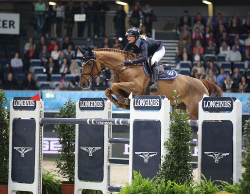 Simone Blum & DSP Alice Take €28,000 Prize of XXL Security Company at Stuttgart CSI5*-W